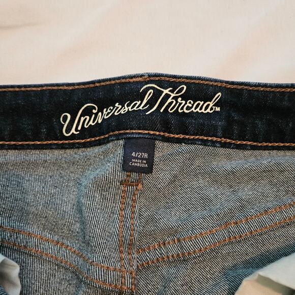 Universal Thread‎ High Rise Shortie Woman's Denim Shorts Size 4/27R - Picture 2 of 6